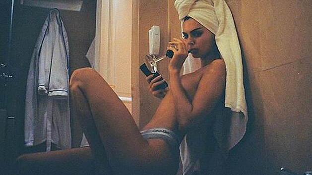 Kendall Jennerov na odhalen selfie fotografii