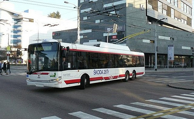 Nejmodernjí ást trolejbusové flotily pardubického Dopravního podniku, vz...