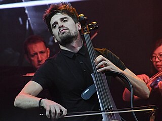 Kapela 2Cellos na koncertě na Kew The Music Festival Kapela 2Cellos na koncertě na Kew The Music Festival