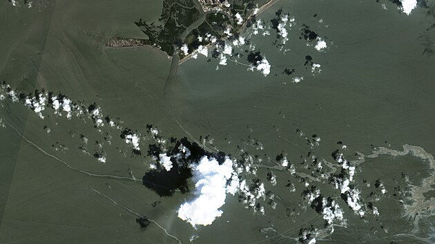 Satelitn snmek niku ropy v Mexickm zlivu po huriknu Ida. (5.9. 2021)