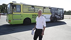 Šéf Pirátů Ivan Bartoš společně s lídrem STAN Vítem Rakušanem představili... Šéf Pirátů Ivan Bartoš společně s lídrem STAN Vítem Rakušanem představili...