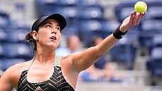 Španělka Garbině Muguruzaová podává ve třetím kole US Open. Španělka Garbině Muguruzaová podává ve třetím kole US Open.