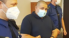 Obžalovaný Robert Růžička z Ostravy byl trestaný už jako mladistvý. Nyní stojí... Obžalovaný Robert Růžička z Ostravy byl trestaný už jako mladistvý. Nyní stojí...