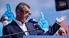 Premiér a předseda hnutí ANO Andrej Babiš zahájil kampaň k volbám do Poslanecké... Premiér a předseda hnutí ANO Andrej Babiš zahájil kampaň k volbám do Poslanecké...