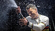 Jablonecký biker Tomáš Slavík měl ze svého třetího titulu mistra světa ohromnou... Jablonecký biker Tomáš Slavík měl ze svého třetího titulu mistra světa ohromnou...