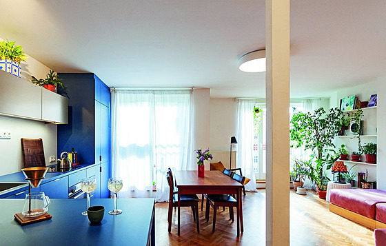 Nov otevená dispozice propojila kuchyni, obývací prostor i chodbu.