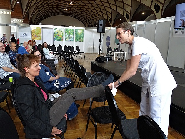 <p>Evolution festival na Holešovickém výstavišti nabízí trendy a inspirace pro všechny zájemce o zdravý životní styl i osobní rozvoj. Kvalitní bio potraviny, ochutnávky i odborné přednášky a workshopy, zdravotní poradna pro zdravé tělo i duši a také ukázk