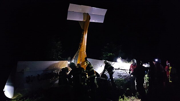 V sobotu večer spadl malý letoun na Českolipsku. (18. září 2021) V sobotu večer spadl malý letoun na Českolipsku. (18. září 2021)