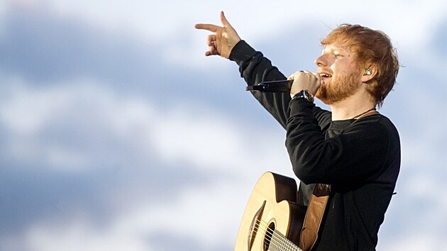 Ed Sheeran na Letišti Letňany v Praze (7. července 2019). | na serveru Lidovky.cz | aktuální zprávy Ed Sheeran na Letišti Letňany v Praze (7. července 2019). | na serveru Lidovky.cz | aktuální zprávy
