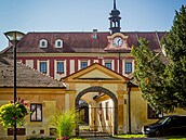 Malajsijský královský fond koupil zámek Protivín i s přilehlým parkem. Památku... Malajsijský královský fond koupil zámek Protivín i s přilehlým parkem. Památku...