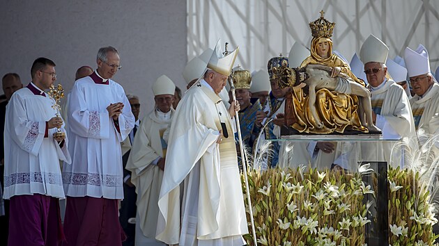 Pape Frantiek vyzval vc v kzn na mi v atn k dialogu a solidrnosti.