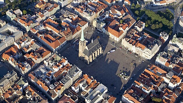 N&aacute;měst&iacute; Republiky a kostel sv. Bartoloměje v Plzni (8. z&aacute;ř&iacute; 2021)