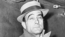 V roce 1937 Vito Genovese zmizel z Ameriky do Itálie, v obav, e bude obvinný...