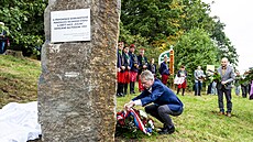 Předseda Senátu Miloš Vystrčil pokládá květiny k pomníku obětem Akce Kulak,... Předseda Senátu Miloš Vystrčil pokládá květiny k pomníku obětem Akce Kulak,...