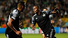 Momo Yansane ze Šeriffu Tiraspol se raduje ze svého gólu do sítě Šachtaru. Momo Yansane ze Šeriffu Tiraspol se raduje ze svého gólu do sítě Šachtaru.