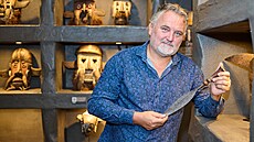 „Nože, oštěpy, meče i další sečné zbraně mě baví už proto, že jsou vzácné a... „Nože, oštěpy, meče i další sečné zbraně mě baví už proto, že jsou vzácné a...