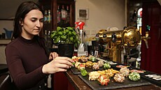 Spojení gastronomie a kultury nabízí v Prostějově první ročník Festivalu dobrého jídla, do kterého se zapojily kavárny, restaurace, bistra i bary. Spojení gastronomie a kultury nabízí v Prostějově první ročník Festivalu dobrého jídla, do kterého se zapojily kavárny, restaurace, bistra i bary.