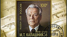 Výroní známka s podobiznou Michaila Kalanikova