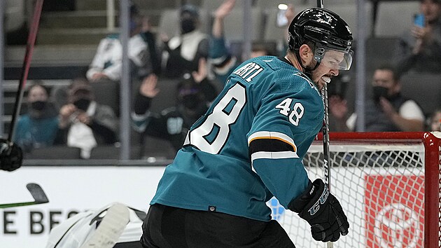 Tomáš Hertl ze San Jose právě skóroval proti Los Angeles. Tomáš Hertl ze San Jose právě skóroval proti Los Angeles.