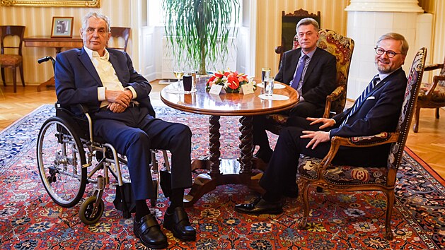 Prezident Miloš Zeman přijal v Lánech šéfa ODS Petra Fialu s jeho... | na serveru Lidovky.cz | aktuální zprávy Prezident Miloš Zeman přijal v Lánech šéfa ODS Petra Fialu s jeho... | na serveru Lidovky.cz | aktuální zprávy