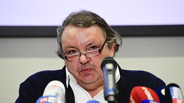 Prezident Českého hokeje Tomáš Král vystoupil na tiskové konferenci, kde... Prezident Českého hokeje Tomáš Král vystoupil na tiskové konferenci, kde...