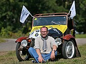 Jana Farský, lídr kandidátky Pirátů a Starostů, vyráží za voliči ve velorexu. Jana Farský, lídr kandidátky Pirátů a Starostů, vyráží za voliči ve velorexu.