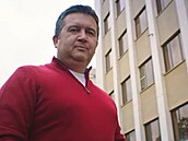 Já nepřevlékám kabáty a svetry, říká v předvolebním videu ministr vnitra a šéf... Já nepřevlékám kabáty a svetry, říká v předvolebním videu ministr vnitra a šéf...