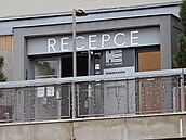 Lupič s pistolí v ruce přepadl recepci hotelu v Praze. Lupič s pistolí v ruce přepadl recepci hotelu v Praze.