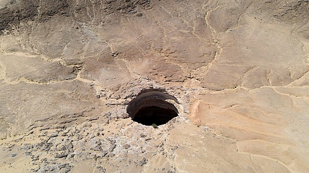 Omnt jeskyi zaali prozkoumvat legendrn achtu Barht ve vchodnm Jemenu.
