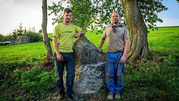 Kovan relify vytvoili pro uniktn jamskou Cestu ivota Jan pinar (vlevo) a Josef Tulis.