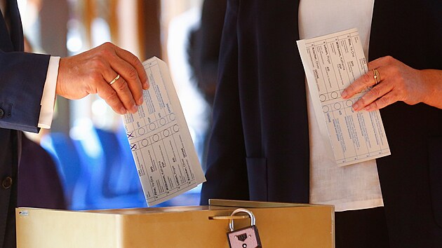 Kandidt Kesanskodemokratick unie (CDU) Armin Laschet pi hlasovn odhalil, koho volil.(26. z 2021)