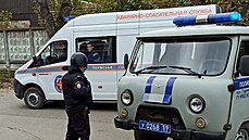 Neznámý člověk začal střílet na Permské státní univerzitě, informují ruské...