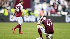 Declan Rice z West Hamu se drží za hlavu po porážce s Manchesterem United. V... Declan Rice z West Hamu se drží za hlavu po porážce s Manchesterem United. V...
