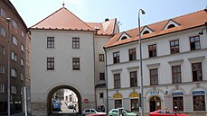 Počátky Měnínské brány se datují do 13. století, kdy byla součástí městských... Počátky Měnínské brány se datují do 13. století, kdy byla součástí městských...