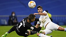 Marco Asensio z Realu Madrid v šanci před brankářem Manolem Reinou z Mallorky. Marco Asensio z Realu Madrid v šanci před brankářem Manolem Reinou z Mallorky.