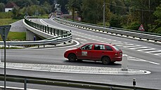 Nová křižovatka včetně sto metrů dlouhého mostu přes Svatavu na trase ze... Nová křižovatka včetně sto metrů dlouhého mostu přes Svatavu na trase ze...