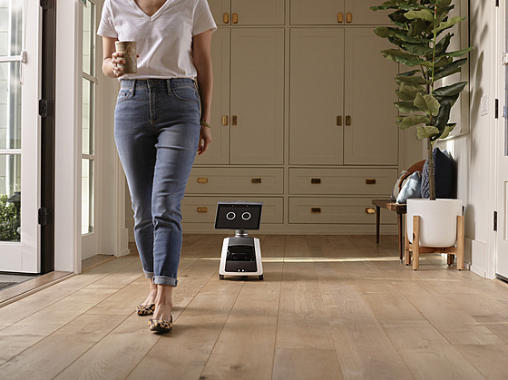 Domácí robot od Applu by mohl konkurovat napíklad Astru od Amazonu.