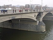 Hlávkův most