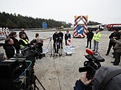 Premiér Andrej Babiš a ministr dopravy Karel Havlíček na brífinku k odstranění... Premiér Andrej Babiš a ministr dopravy Karel Havlíček na brífinku k odstranění...