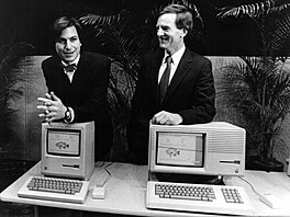 Zatímco Macintosh vznikl s ohledem na cenovou dostupnost, poítae Apple Lisa...