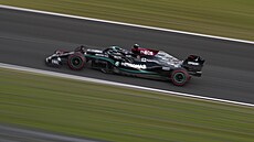 Lewis Hamilton při prvním tréninku na Velkou cenu Turecka. Lewis Hamilton při prvním tréninku na Velkou cenu Turecka.
