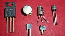 Tranzistory jsou základní aktivní souástky, které se pouívají jako...