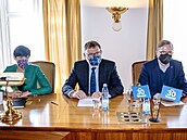 Koalice Spolu a PirSTAN dnes jednají o sestavení společné vlády. (13. října... Koalice Spolu a PirSTAN dnes jednají o sestavení společné vlády. (13. října...