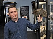 Nadšený sběratel Jaroslav Filip si ve Frýdku-Místku otevřel muzeum meteoritů.... Nadšený sběratel Jaroslav Filip si ve Frýdku-Místku otevřel muzeum meteoritů....