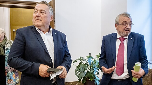 Poslanci ODS Ivan Adamec a Marek Benda (12. října 2021)