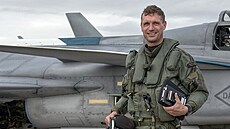 Podplukovník Michal Daněk nalétal na stíhačce Gripen už dva tisíce hodin. (23.... Podplukovník Michal Daněk nalétal na stíhačce Gripen už dva tisíce hodin. (23....