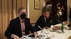 Předsedové stran se v Senátu radí, zda mají obě komory parlamentu využít článek... | na serveru Lidovky.cz | aktuální zprávy