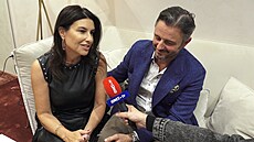 Pokračovatelé šperkařské tradice Stefania a Massimo Gismondi během rozhovoru... Pokračovatelé šperkařské tradice Stefania a Massimo Gismondi během rozhovoru...