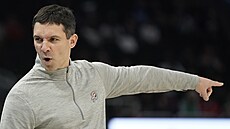 Mark Daigneault řídí od lavičky hráče Oklahoma City Thunder, v zápase s... Mark Daigneault řídí od lavičky hráče Oklahoma City Thunder, v zápase s...