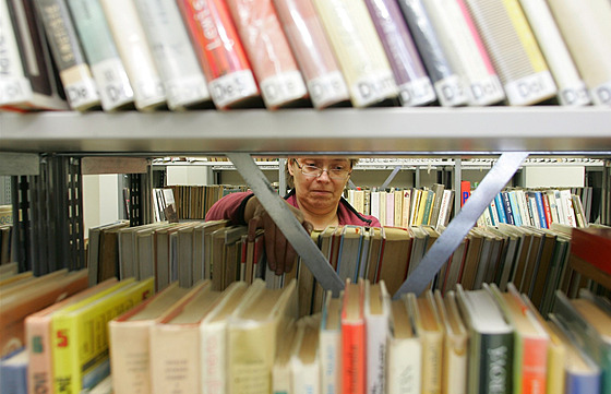 Nejvtí híník dluí chomutovké knihovn 15 tisíc koru, celkov jí lidé dluí asi ti sta tisíc korun. (Ilustraní foto)